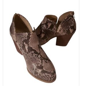 NEW Carlos Santana Ankle Boots Size  7.5
